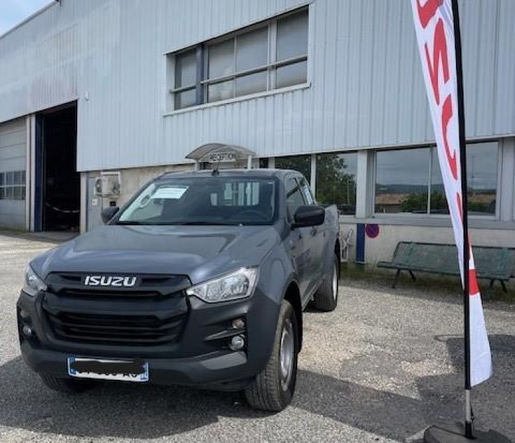 ISUZU N57 SPACE